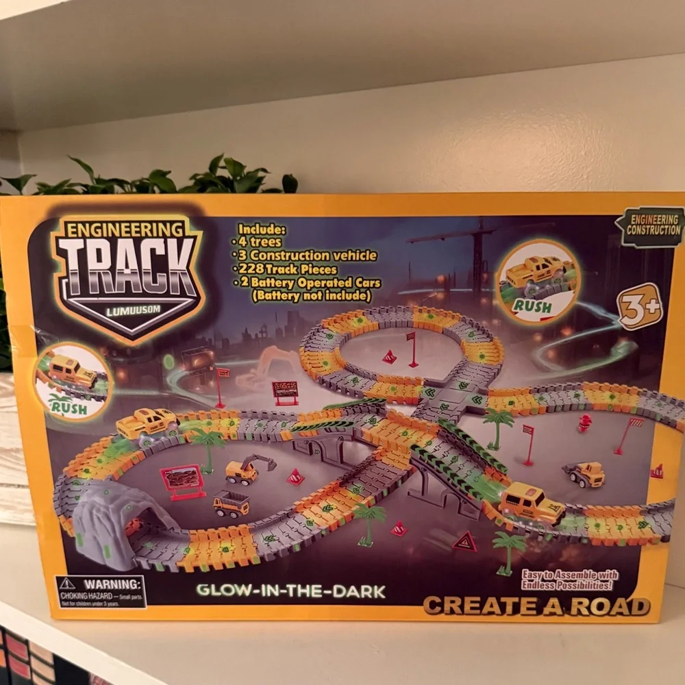 LUMUUSOM ENGINEERING TRACK Glow-in-the-Dark Kids Construction Track Set. NEW